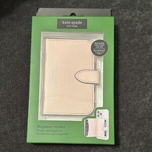 Kate Spade Magnetic Wallet - Pink